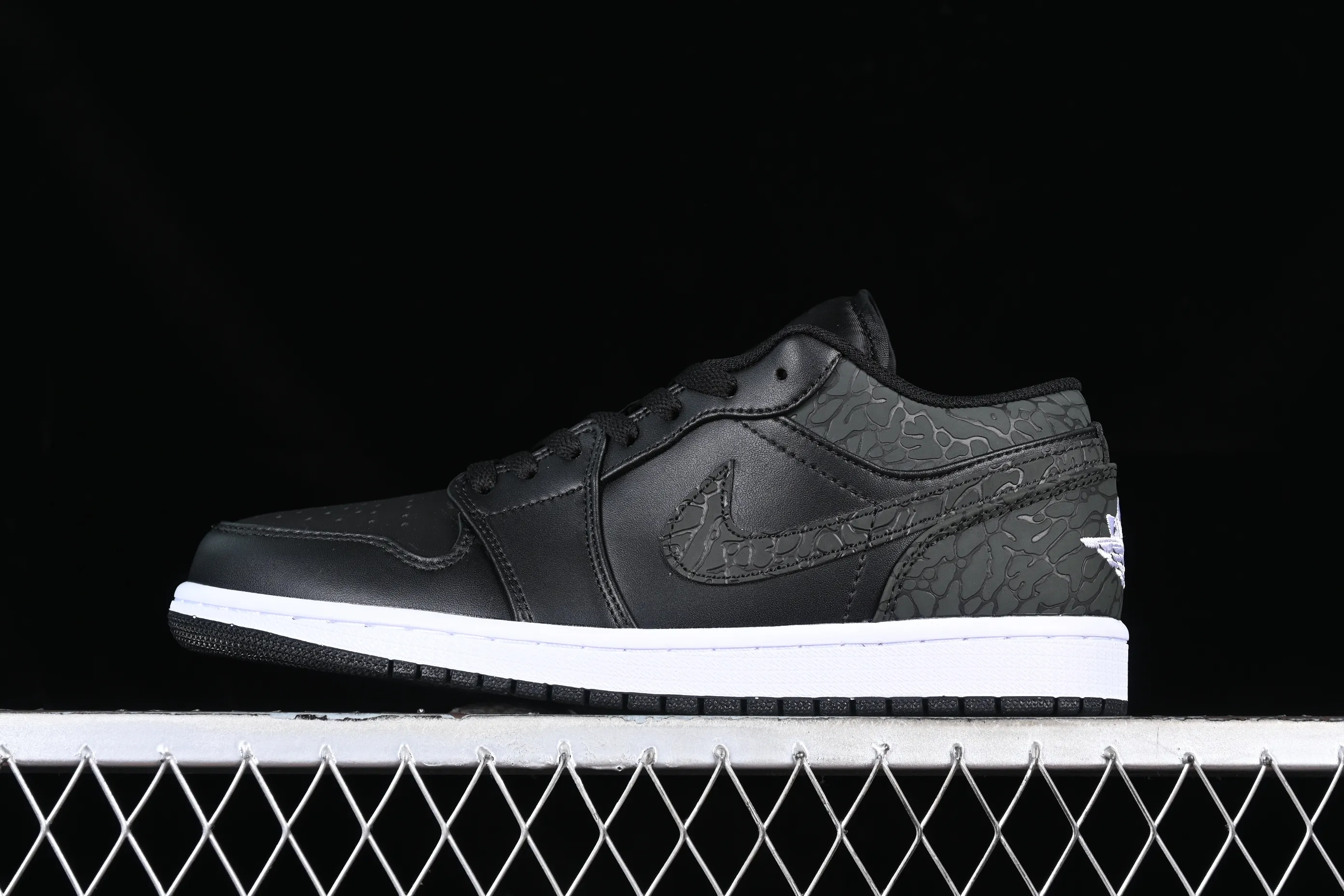 All categories Air Jordan Jordan series basketball shoes Air Jordan 1 Low Z version Air Jordan 1 Low AJ1 Joe 1 all black burst pattern low-top cultural casual sneakers FB9907-001